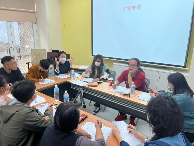 排灣語小組討論單字拼音以及字詞適切度