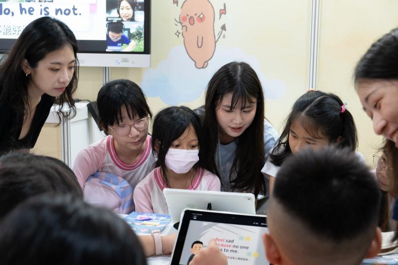情緒雙語教案體驗──融入因材網與酷英網來闖關，實在好玩又好學！