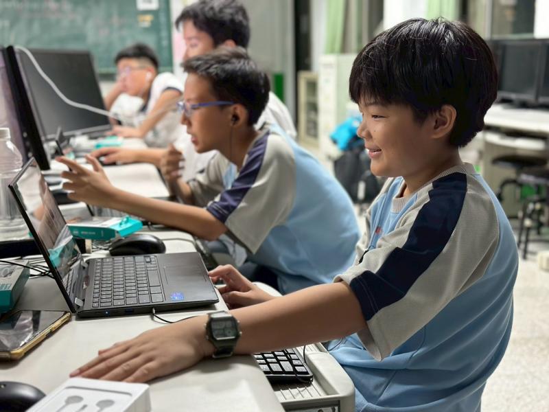 專注學習中的愉快互動