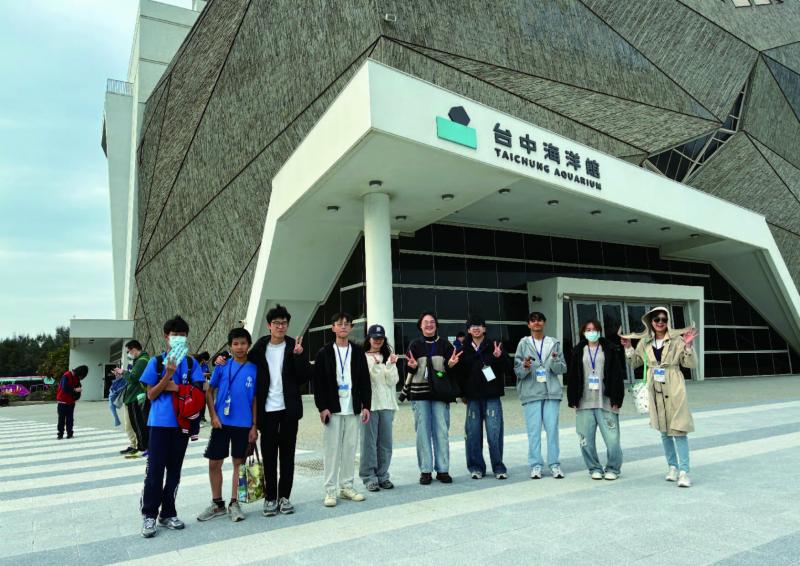 114雙語學伴朝陽科大與夥伴中小學實體活動 (草屯國中海洋館參訪)