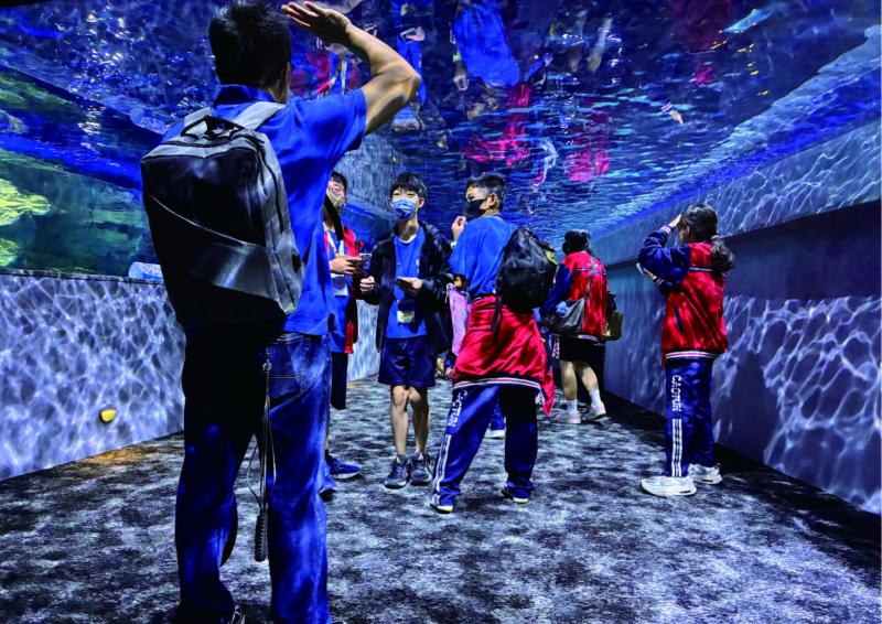 114雙語學伴朝陽科大與夥伴中小學實體活動 (草屯國中海洋館參訪)