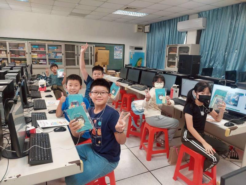 專注學習的每一刻——崙坪國小小學伴的成長足跡