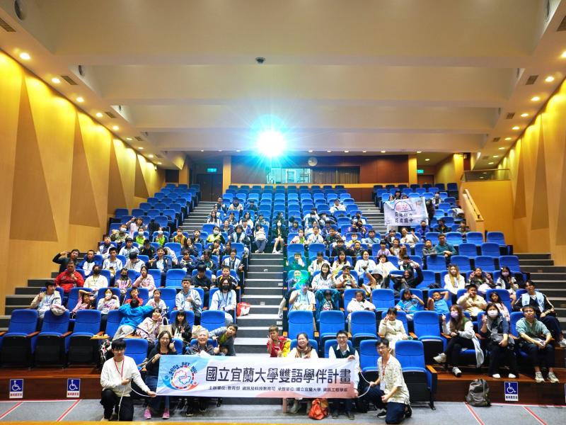 12/13 114-1學期相見歡暨成果發表會 大合照