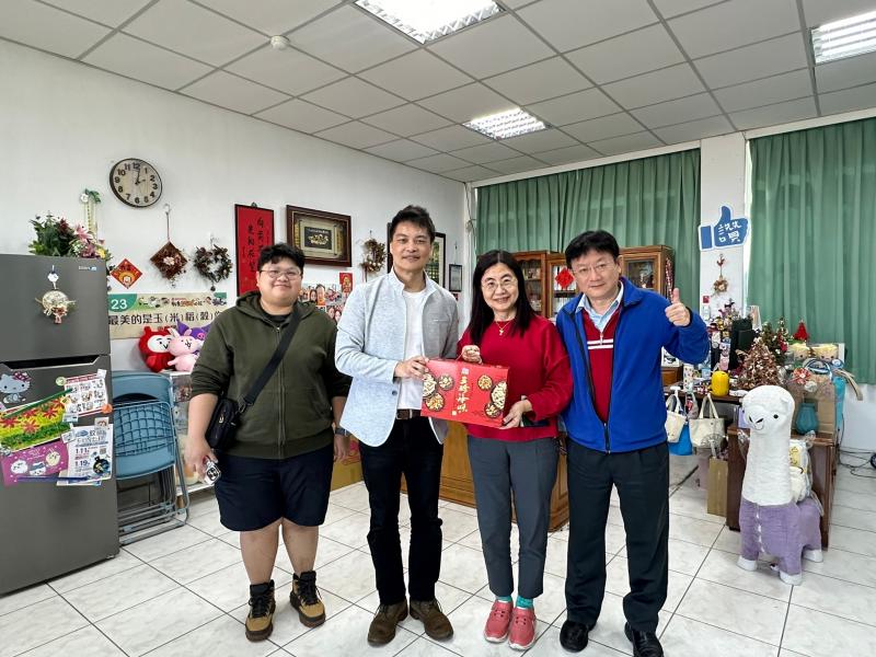 更寮國小訪視合照