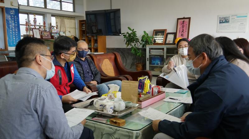 過溝國中講解學伴計畫、討論課程行事曆及學童需求等事項