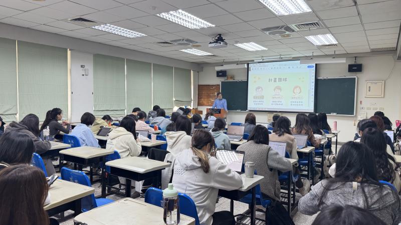 計畫主持人李建樹教授開場