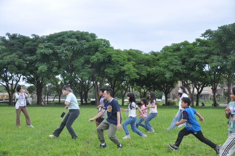 大草皮的破冰遊戲~大家動起來!!!