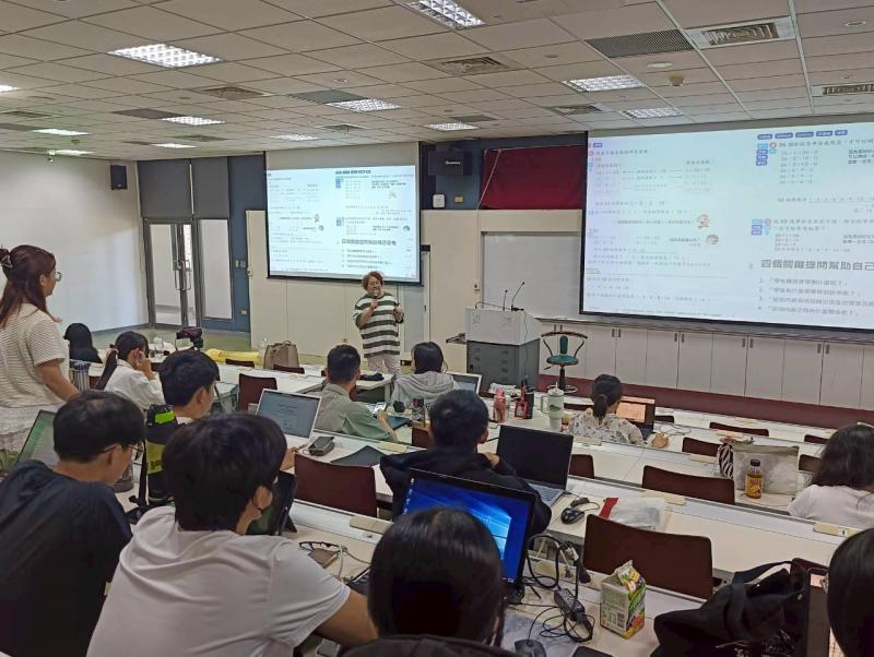 數學PCK初探 認真教學的羅云君 老師。