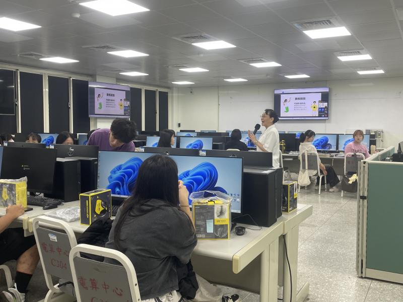 請計畫主持人何縕琪副校長致詞