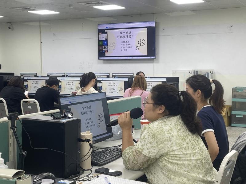 邀請資深大學伴跟新進大學伴分享第一次上課教材製作