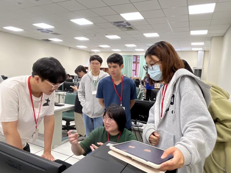 續任大學伴討論教學內容