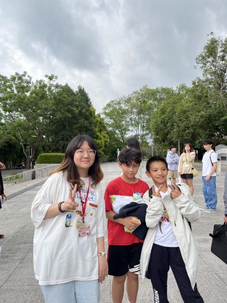 相見歡當天和小桀的互動不再只局限於網路螢幕上，實體見面更有趣！依舊很喜歡和我唱反調，真的很可愛！