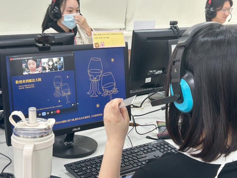 大學伴設計魔法學院的冒險教材，讓小學伴在遊戲中輕鬆掌握數學知識。