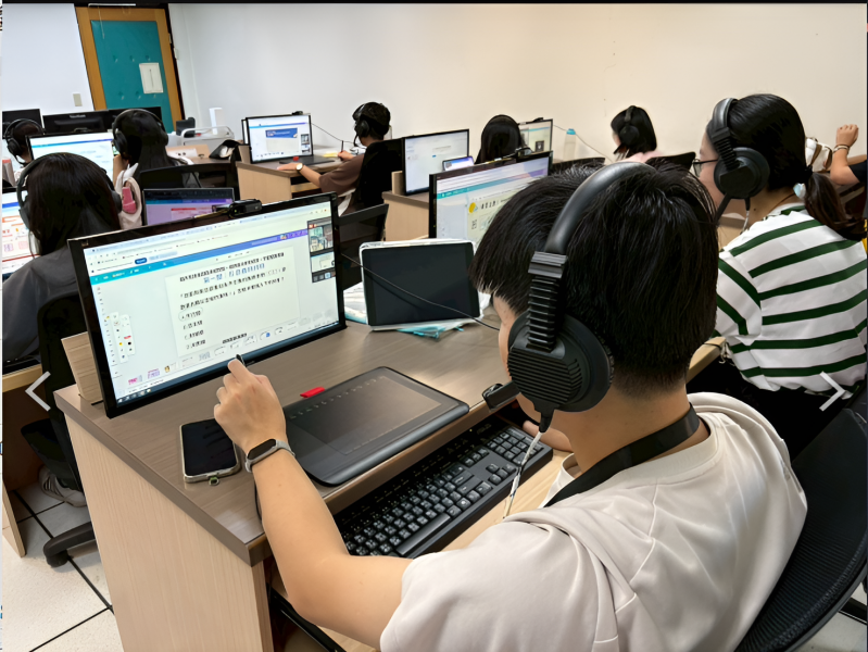 大小學伴於線上互動之課堂實況