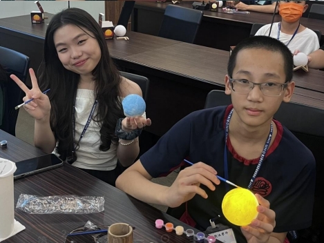 成熟不是看年齡，而是看怎麼思考、面對事情。相見歡那天，是他提醒了我：要常常為自己擁有的一切心存感謝。